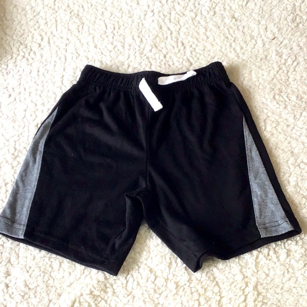 Place Sport, boy gym shorts. Sz 4T